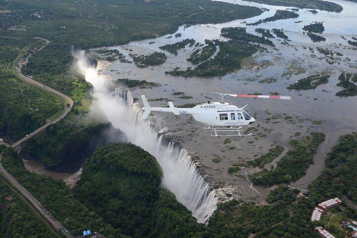 15 Minutos De Vuelo De Los Ángeles Vuelo En Helicóptero Sobre Las Cataratas Victoria