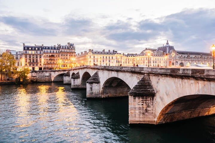Half Day Paris Tour with CDG Airport pickup and drop off