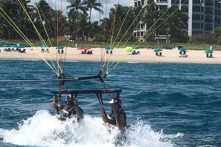 Parasailing-Abenteuer in West Palm Beach