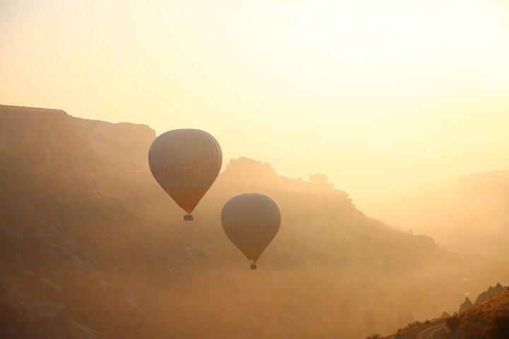 Soganli Valley Hot Air Balloon Ride em Sunrise