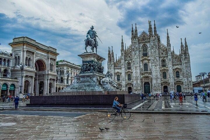 Traslado privado de Venecia a Milán con una parada de 2 horas