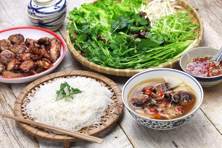 Street Food Tour con aperitivos de Hanoi