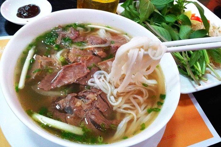 Street Food Tour con aperitivos de Hanoi