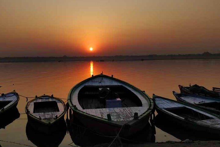Full Day City Tour of Varanasi with Boat Ride and Evening Aarti Ceremony