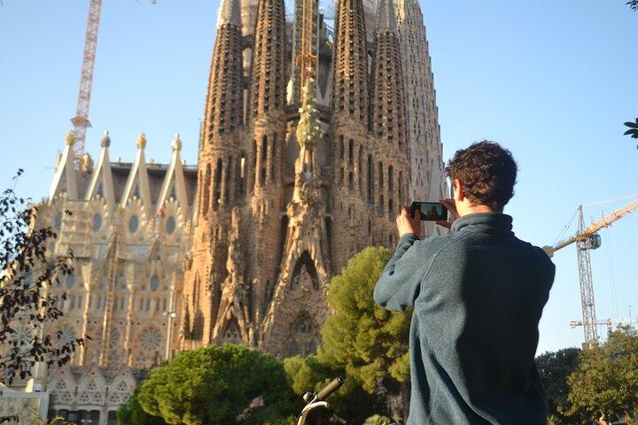 Barcelona 3 - time cykel eller E-cykel tur : Gaudí på cykel
