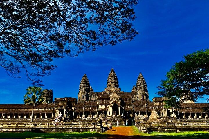 Angkor Wat Small Circuit & Sunset Tour