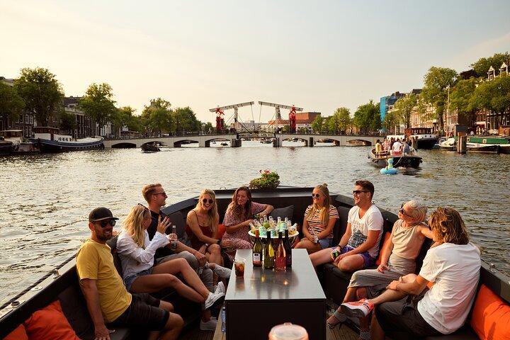 Passeio de barco privado em Amsterdã com bebidas ilimitadas