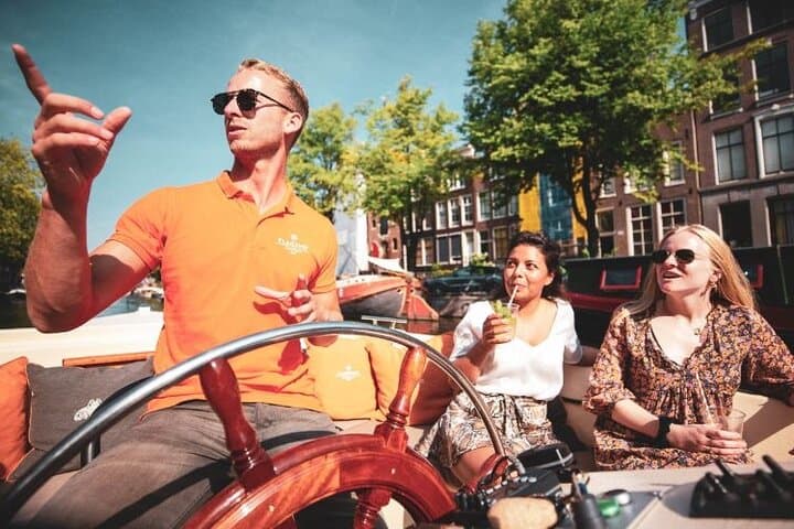 Amsterdam Private Boat Tour with Unlimited Drinks