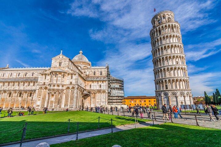 Privé wijntour door Pisa en Lucca vanuit Florence