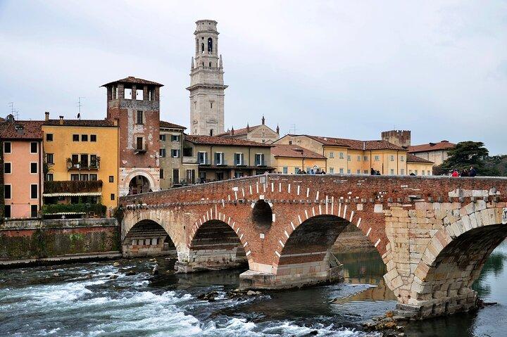 Privétransfer van Milaan naar Verona, stop van 2 uur in Bergamo