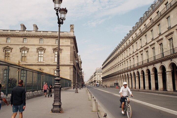Paris by Vintage Car Day and Night Private Tour mit Abholung und Rückgabe vom Hotel