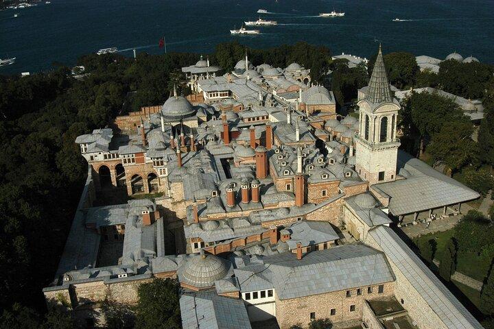 Half Day Private Guided Ottoman Royal Tour in Topkapi Palace