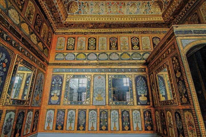Half Day Private Guided Ottoman Royal Tour in Topkapi Palace
