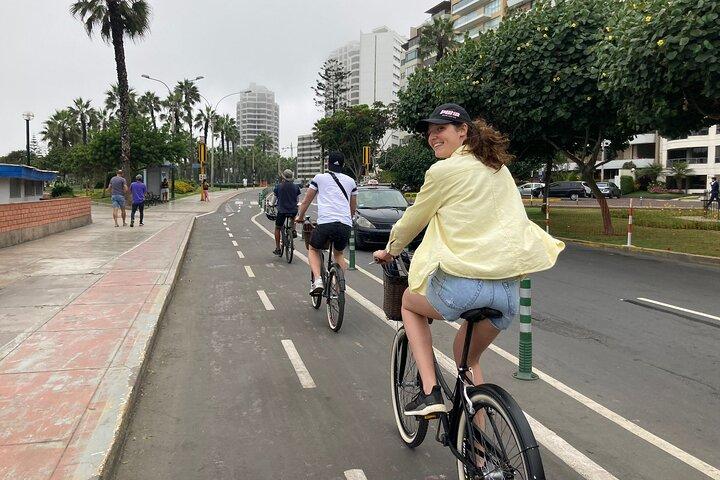 Bike Tour Lima | Giro lungo Miraflores & Barranco
