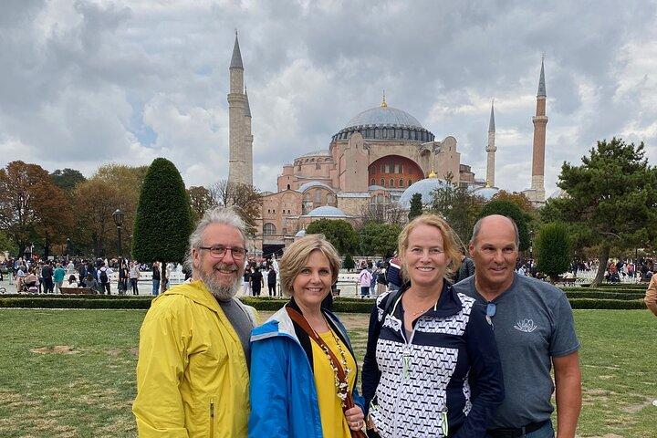 Small Group Tour: Hagia Sofia, Basilica Cistern, Blå moskén och Grand Bazaar