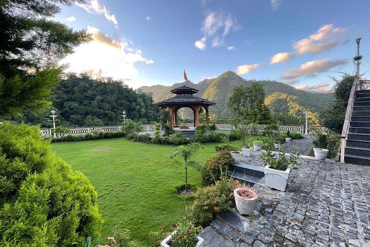 Formation de professeur de yoga de 21 jours à Rishikesh avec hébergement