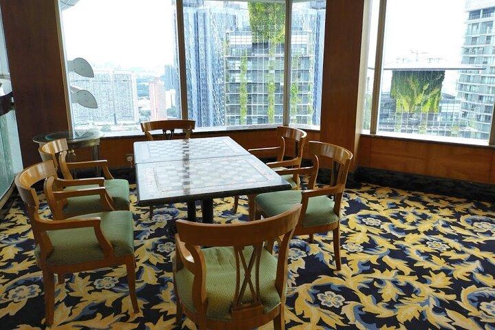 Petronas Twin Tower Skybridge View & Dining Experience Tour con host locale
