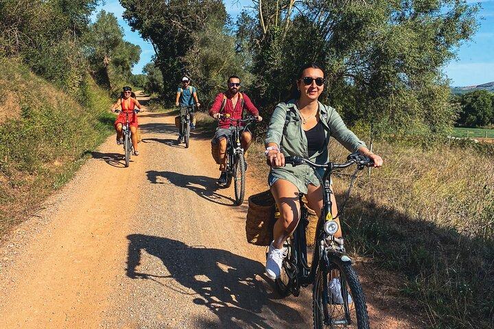 Heldags Costa Brava og E-Bikes guidet tur fra Barcelona
