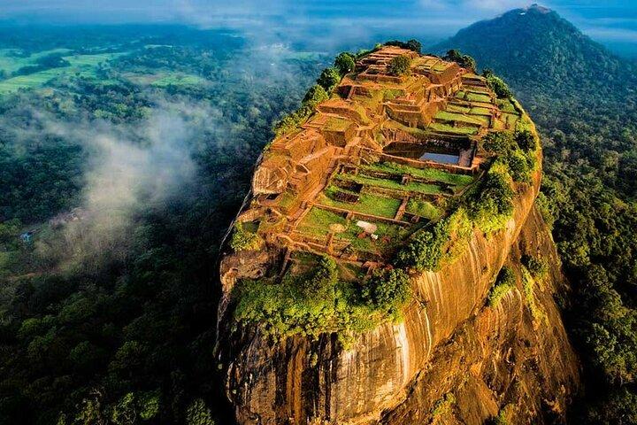 Excursão diurna Sigiriya Rock and Jeep Safari com tudo incluído saindo de Colombo