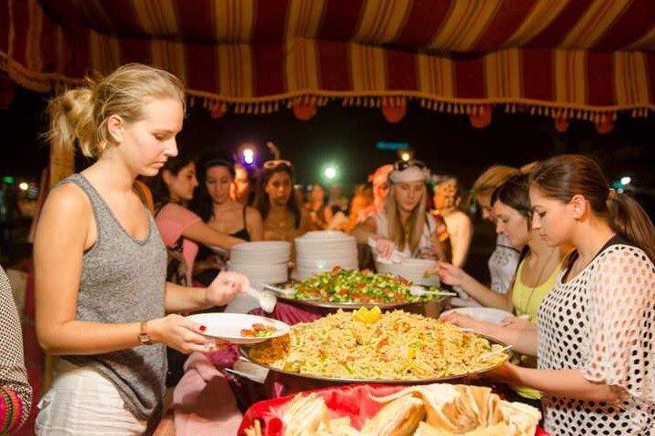 Arabisk sand eventyr, 60 minutter ATV, Camel ride, Live shows, BBQ