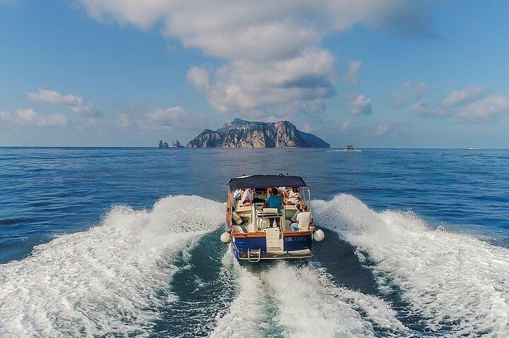 Capri Boat Tour - Snorkling, solnedgång och Blue Grotto från Positano