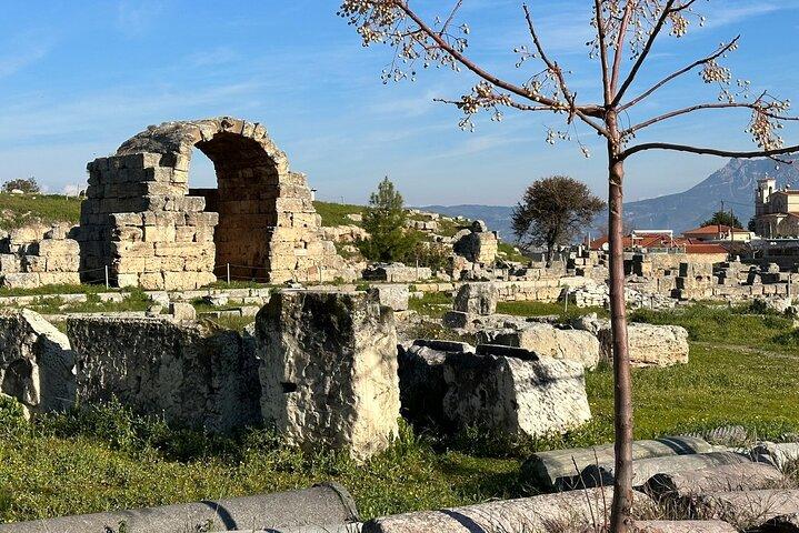 Det antikke Korinth: Akrokorinthos-kanal og madlavningskursus med olivensmagning