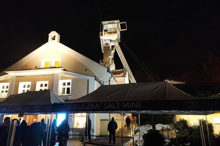 アウシュヴィッツ博物館と岩塩坑ツアー (専用車送迎付き)