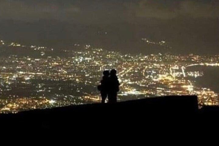 Itinéraire VESUVIUS BY NIGHT sans cratère avec des guides volcanologiques