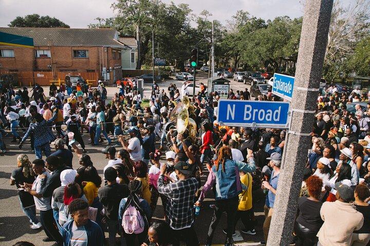 Visite de la Nouvelle-Orléans Culture Second Line à NOLA