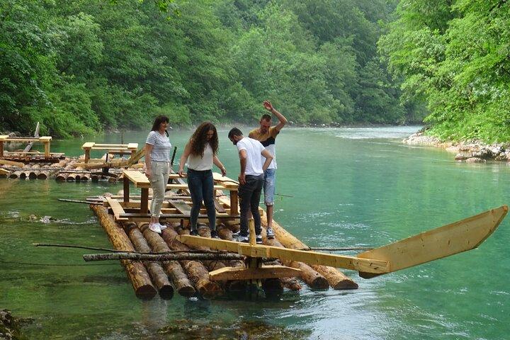 モラカ渓谷とタラ渓谷、ドゥルミトルとビオグラツカ ゴーラ国立公園でのプライベート 1 日ツアー