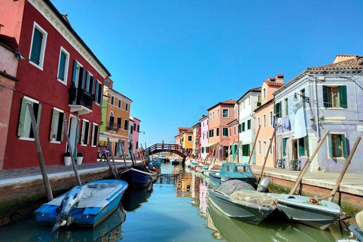 Excursão privada de barco a motor veneziano típico até Murano, Burano e Torcello