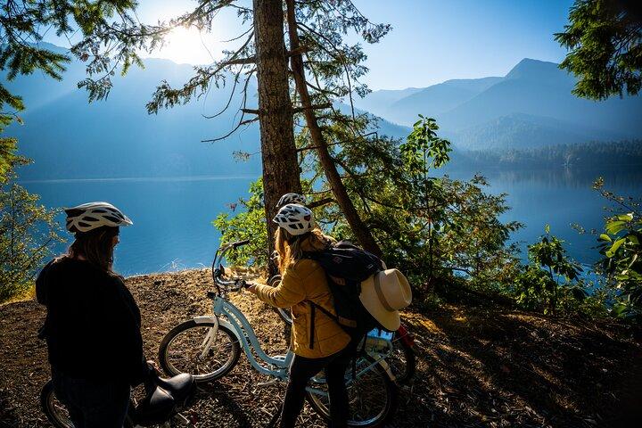 Giro in bici elettrica sull'Olympic Discovery Trail