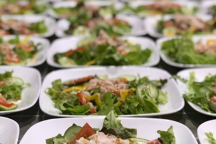 Cena progressiva alle case dell'isola