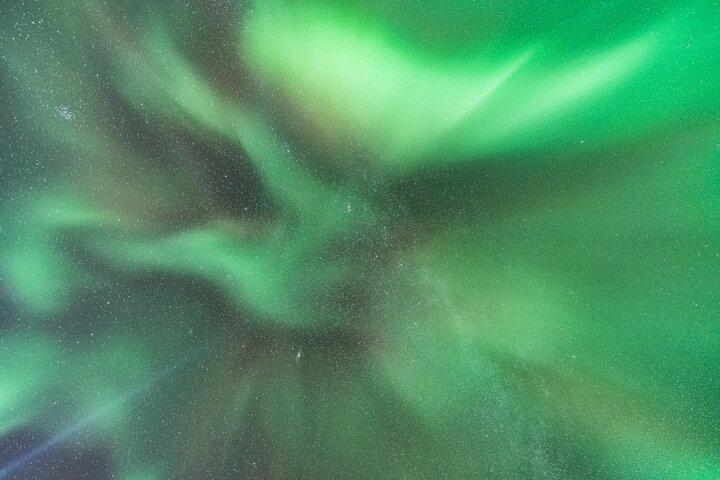 Tour per piccoli gruppi dell'aurora boreale da Reykjavik con foto gratuite