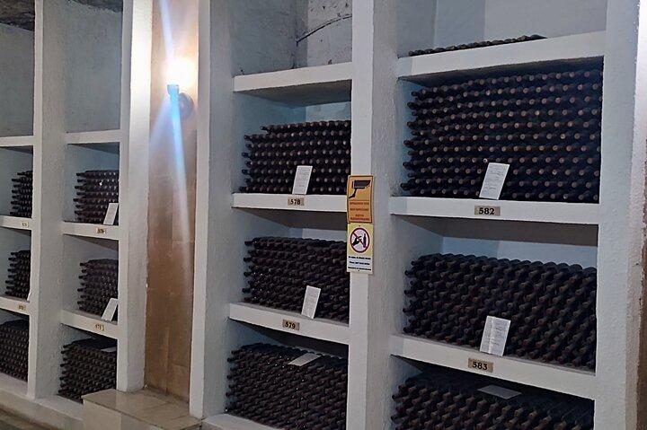 1 jour: Visite de dégustation de vin à la cave Milesti Mici et Cricova de Moldavie