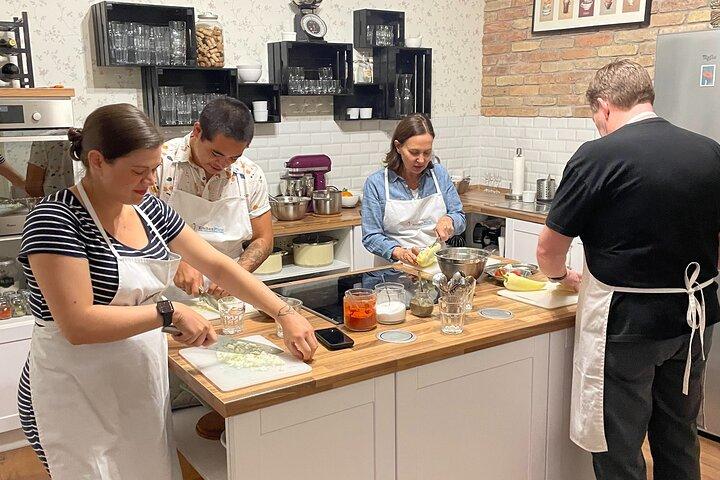 プロのシェフによるマーケットツアー＆ハンガリー家庭料理教室