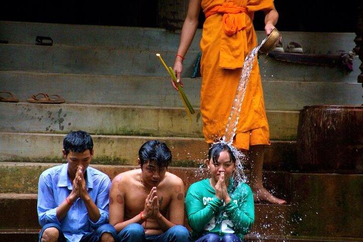 2-Days Angkor Wat Sunrise & Monk Blessing Ceremony