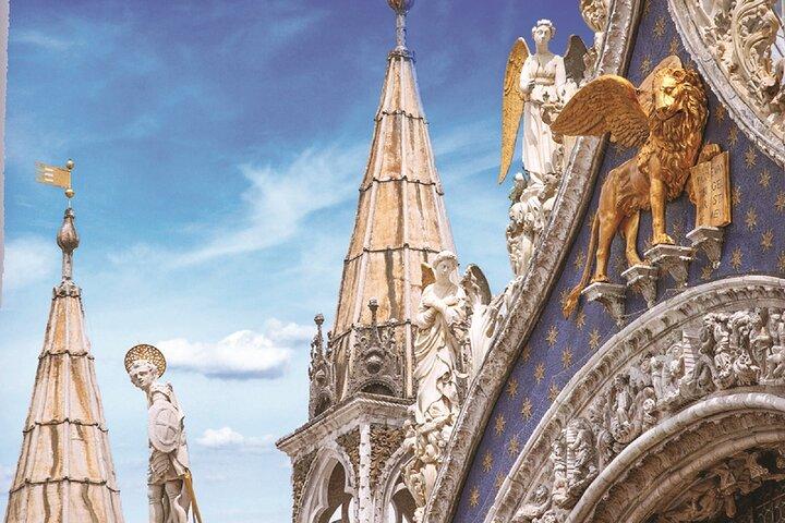 Doge's Palace & Basilica Tour com passeio de Gondola em Veneza