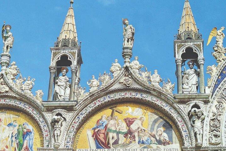 Dogenpalast & Basilikarundfahrt mit Gondelfahrt in Venedig