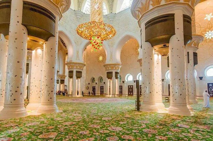 Halve dag Grote Moskee Tour vanuit Dubai met een gids
