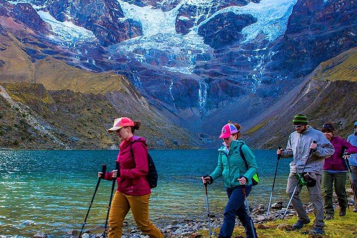 Humantay Lake少人数グループ、朝遅い出発オプション付き
