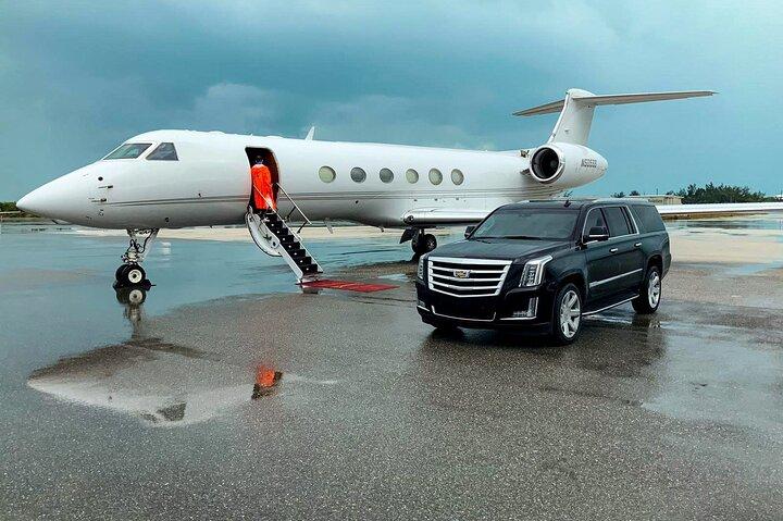 タークス・カイコス諸島のプライベート SUV と VIP 空港送迎