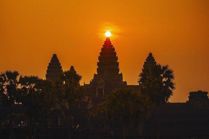 1 Day Private Tour Angkor Wat Sunrise