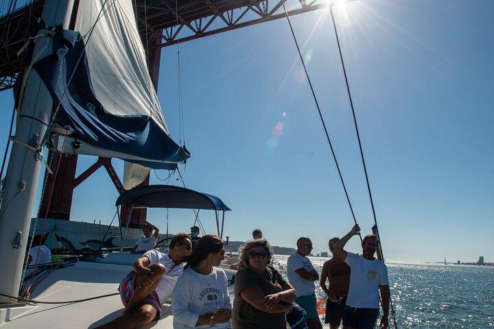 Private Sailboat Cruise with Barbecue and Drinks