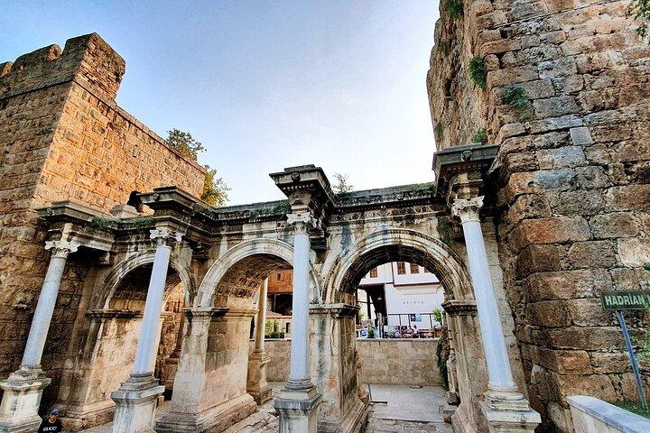 Tour guiado de 9 horas por la ciudad de Antalya desde Side