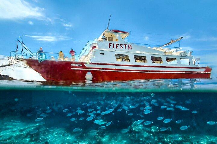 Passeio de barco de dia inteiro com almoço