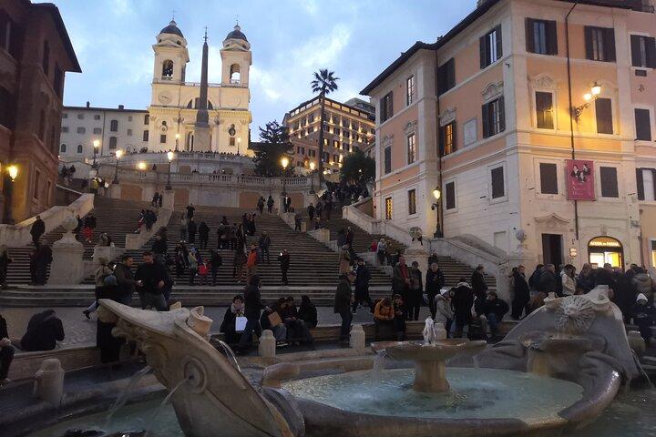 Roma de noche: visita guiada a pie de 2 horas