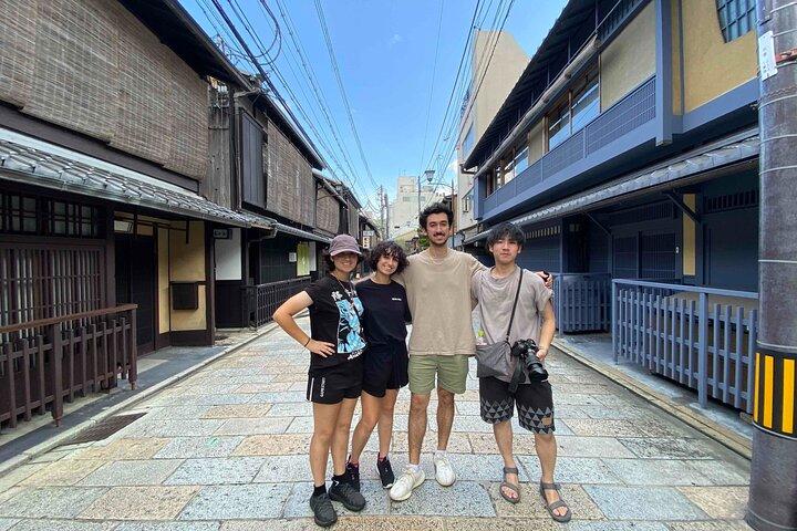 免許を持ったガイドと乗り物による大阪からの京都一日ツアー
