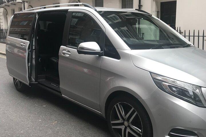 ヒースローからポーツマスへの移動、専用車でのクルーズ