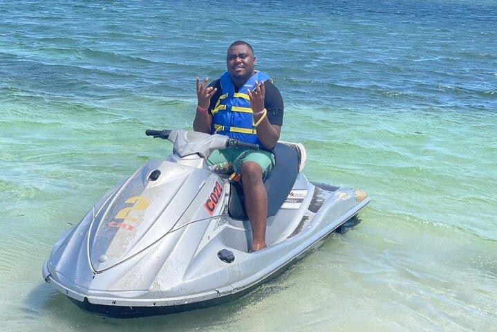 Jet Ski e Margaritaville vibrazioni diurne.